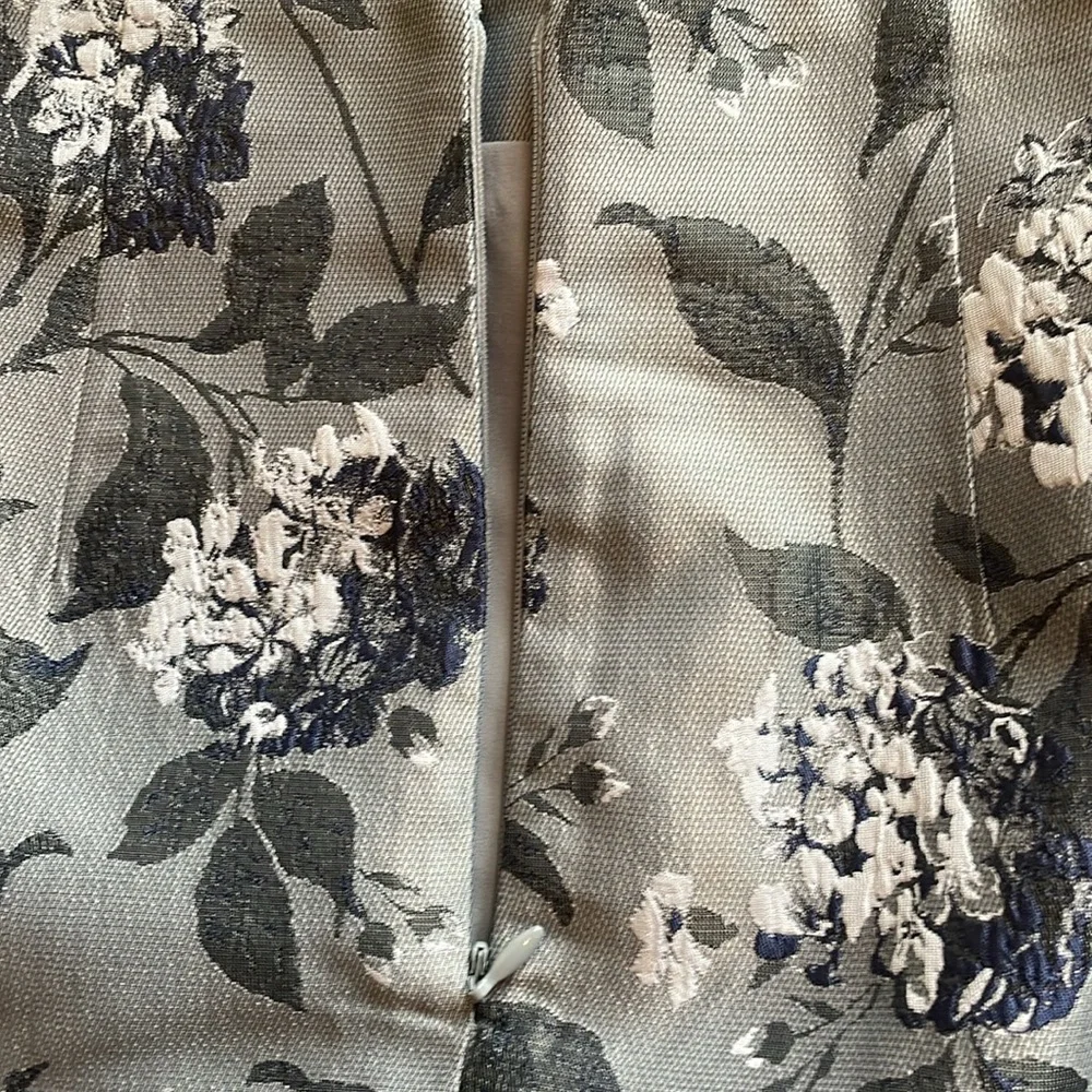 Loft-  Size 6 Gray Skirt. - Picture 9 of 10
